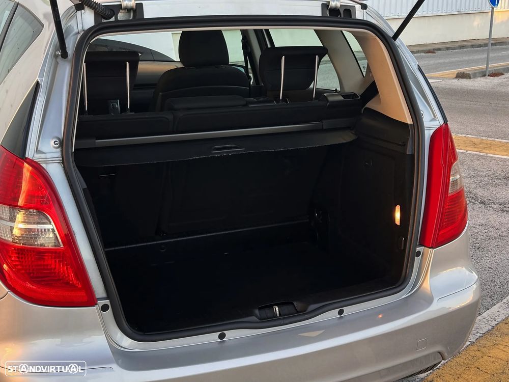 Mercedes-Benz A 160 Classic BlueEfficiency - 16