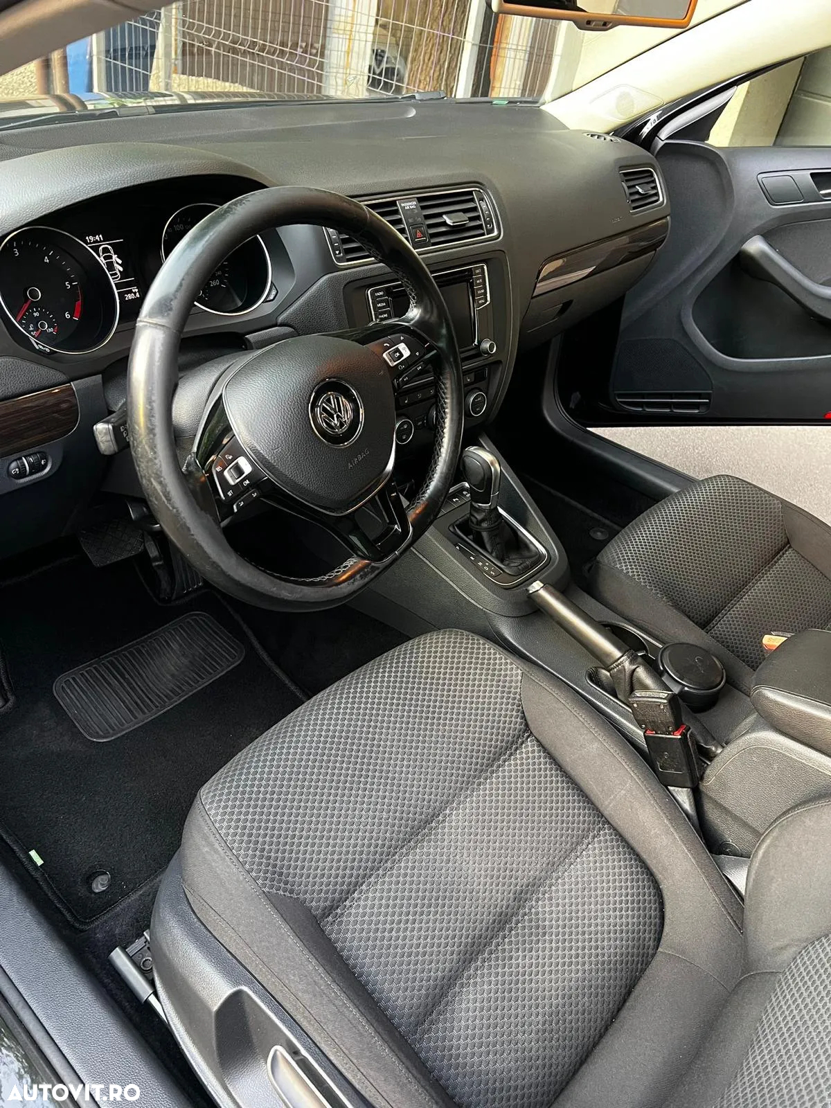 Volkswagen Jetta - 7