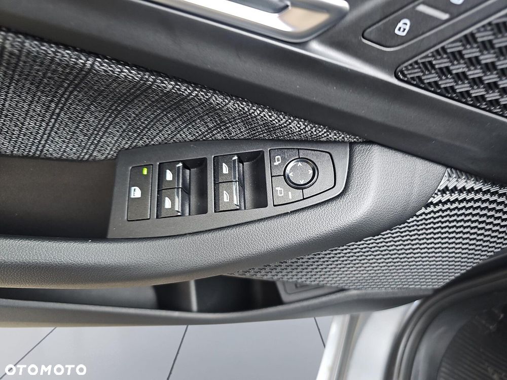 BMW Seria 2 218i - 18