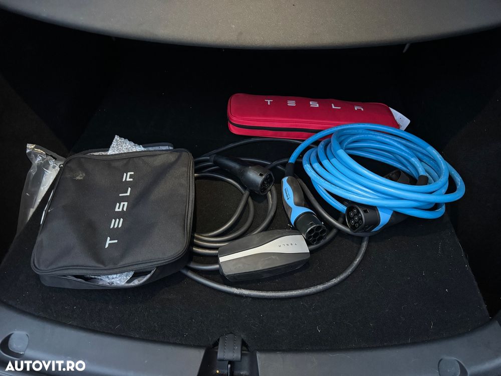 Tesla Model Y RWD - 25