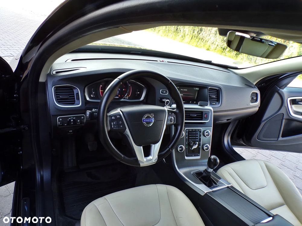 Volvo V60 D3 Summum - 15