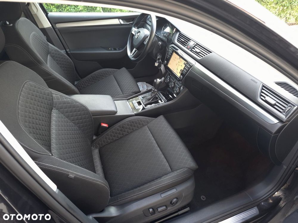 Skoda Superb 2.0 TDI Style DSG - 10