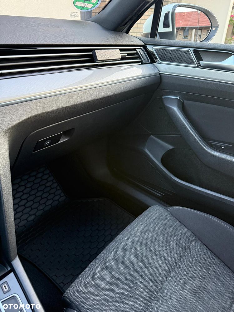 Volkswagen Passat 2.0 TDI SCR DSG 4Motion Business - 17