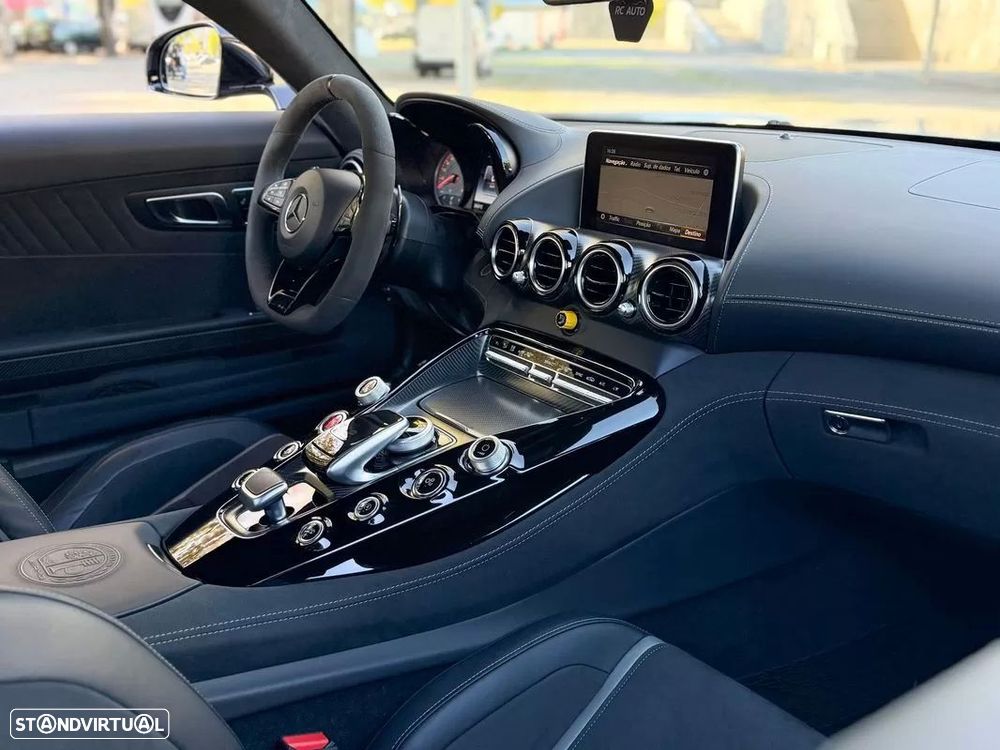 Mercedes-Benz AMG GT R - 6