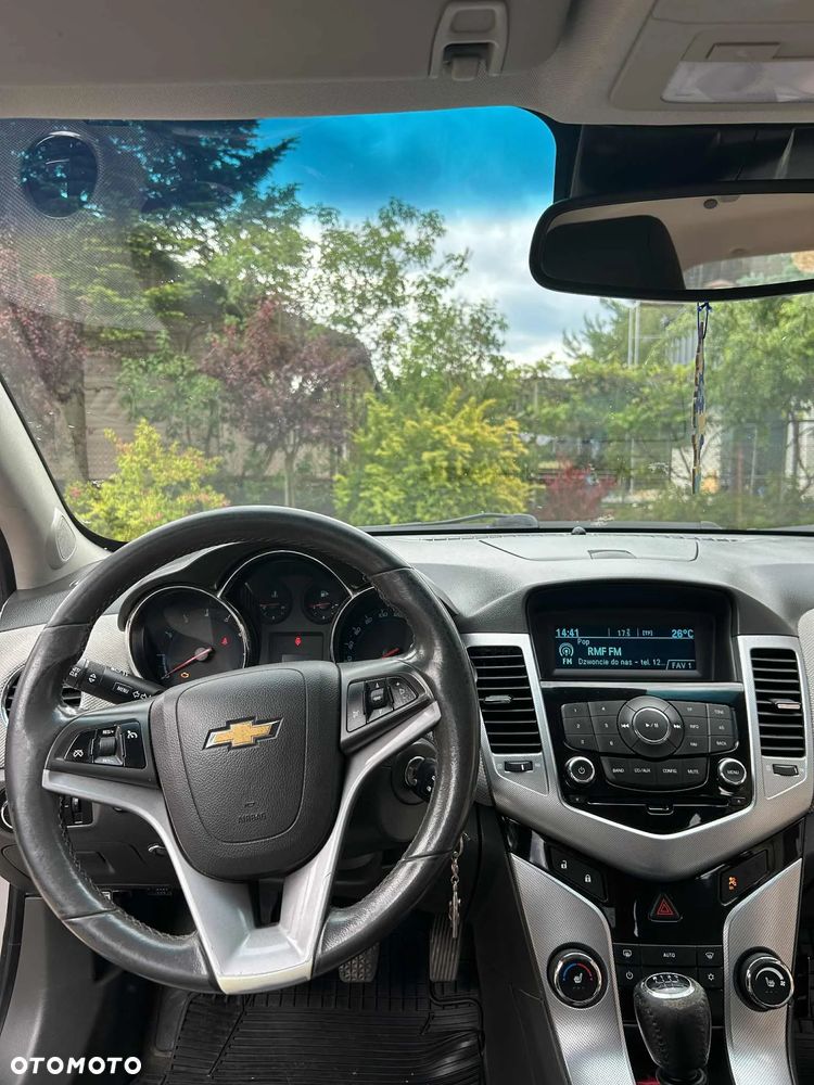 Chevrolet Cruze 1.8 LS - 13
