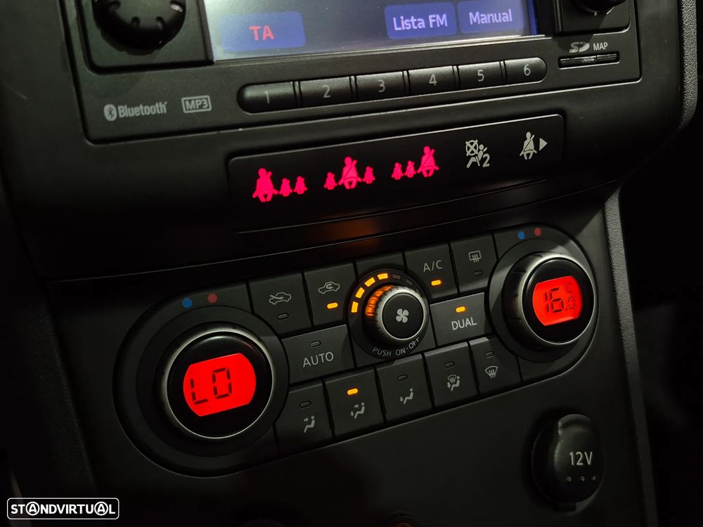 Nissan Qashqai 1.6 Tekna Premium 17 - 23