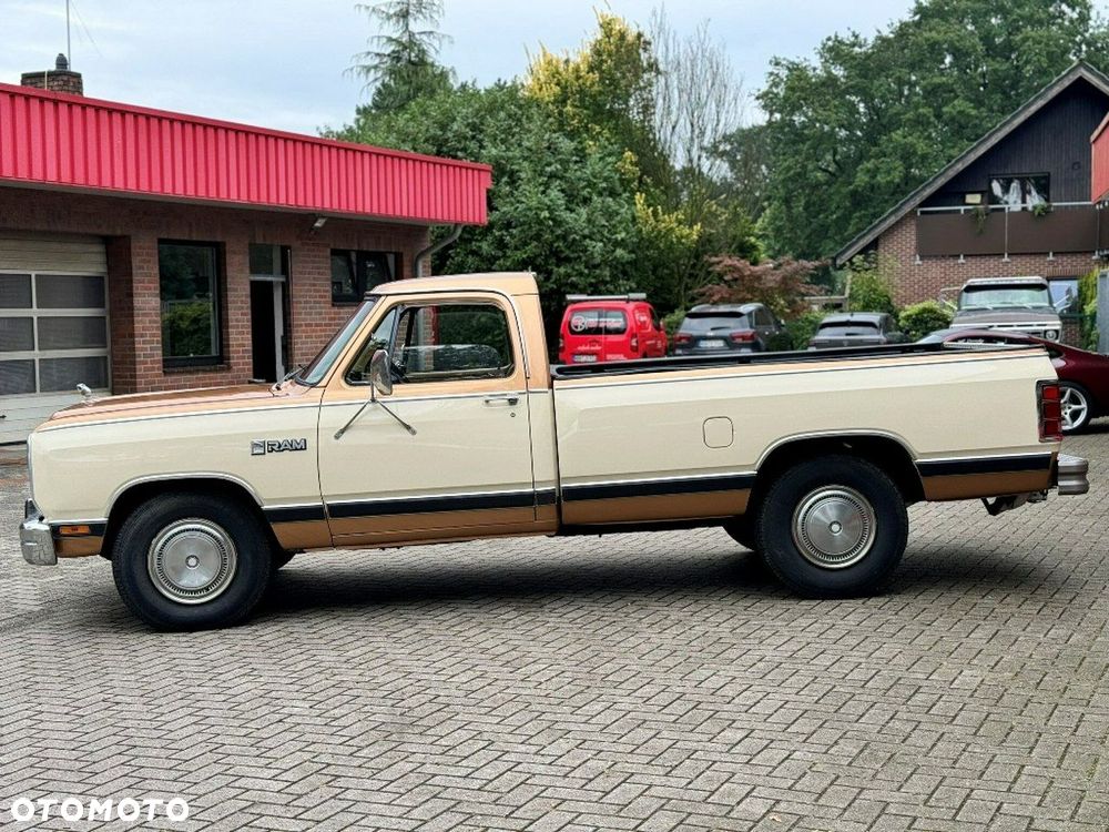 Dodge RAM - 8