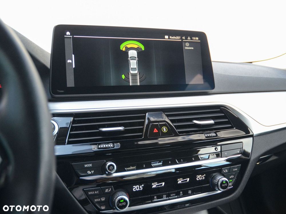 BMW Seria 5 518d mHEV - 25