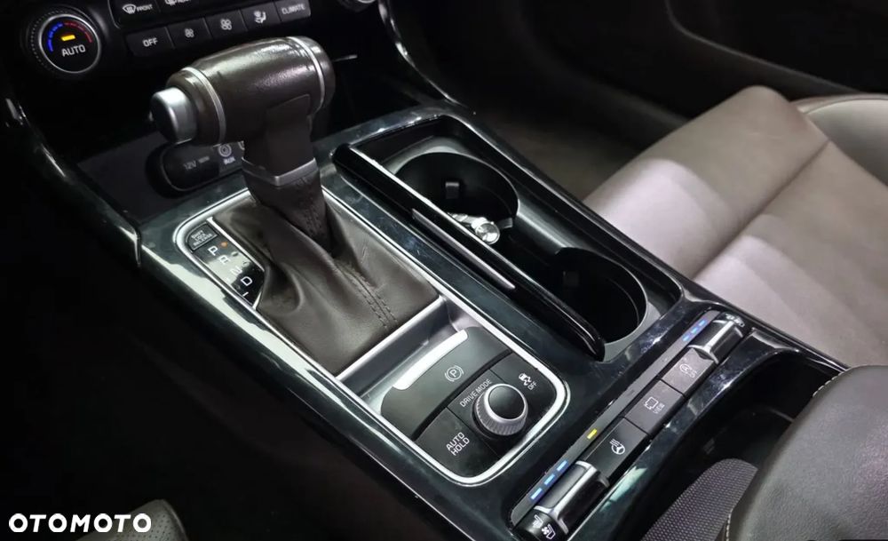 Kia Stinger - 9