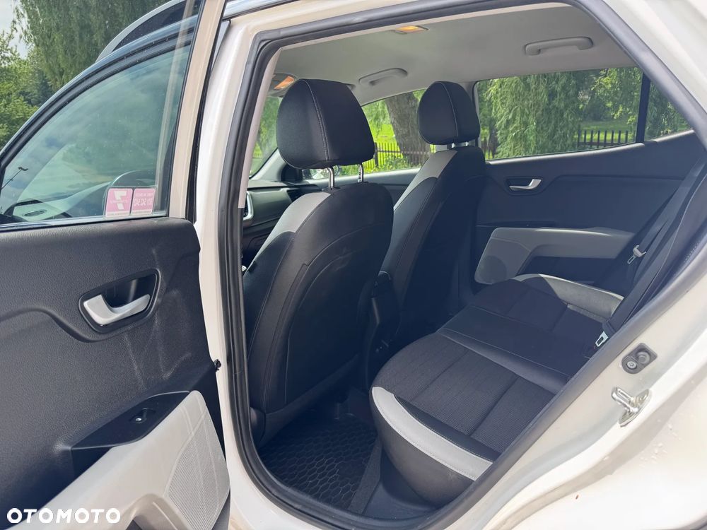 Kia Stonic 1.0 T-GDI MHEV L Business Line - 12