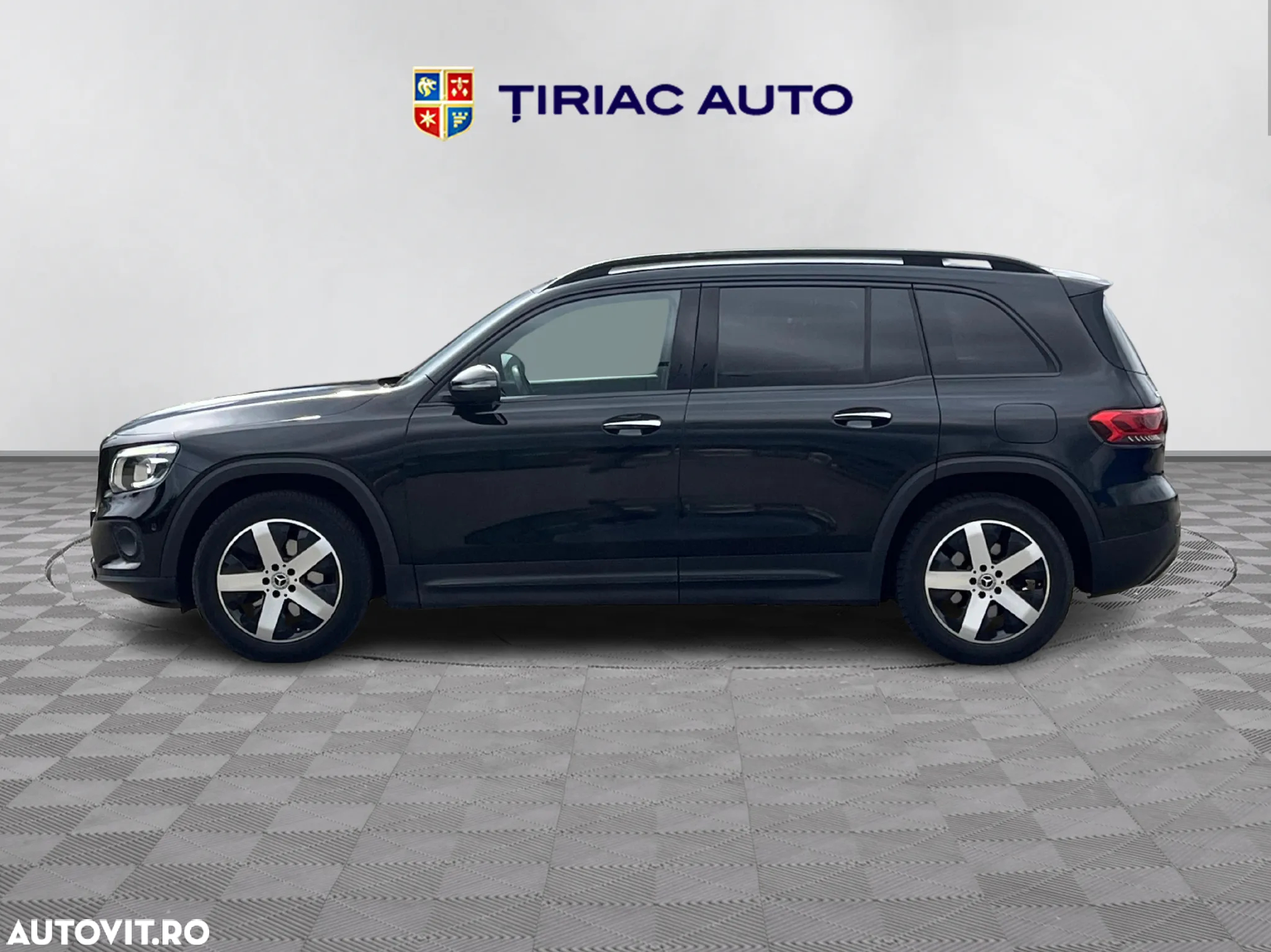 Mercedes-Benz GLB 250 4Matic 8G-DCT AMG Line - 3
