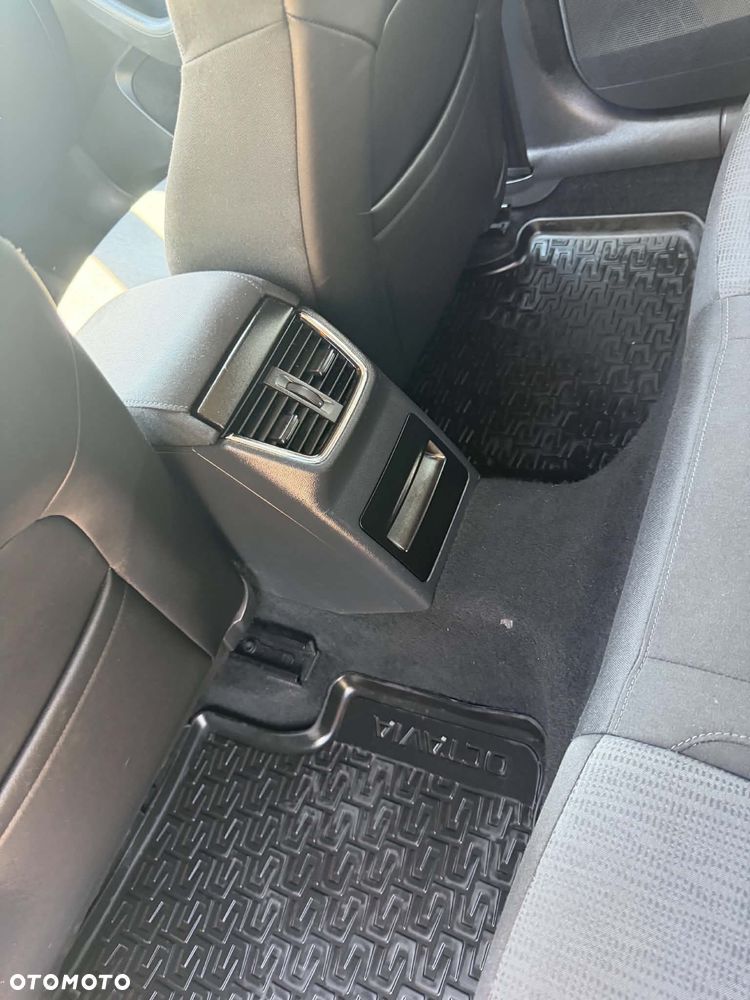 Skoda Octavia 2.0 TDI Style - 19