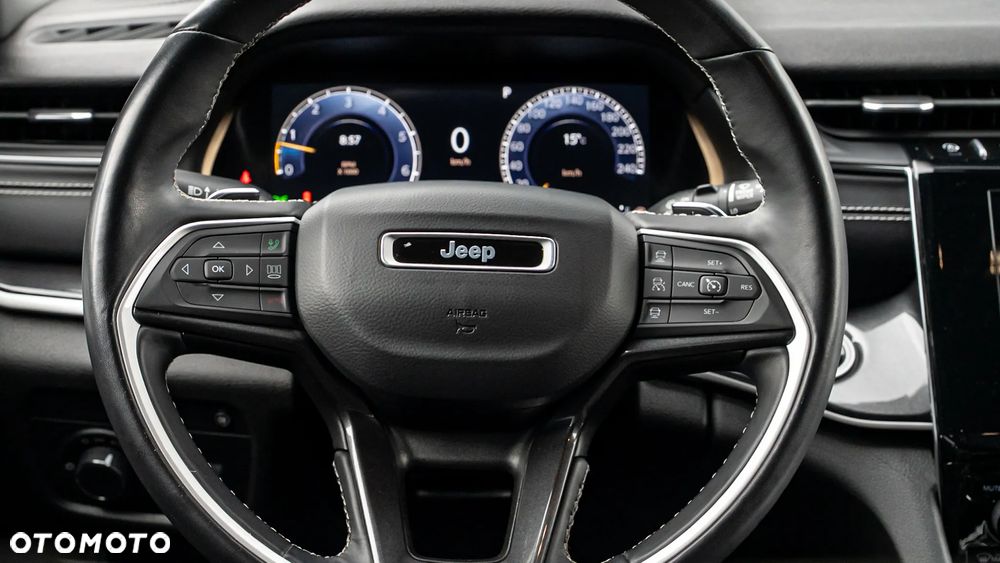 Jeep Grand Cherokee - 36