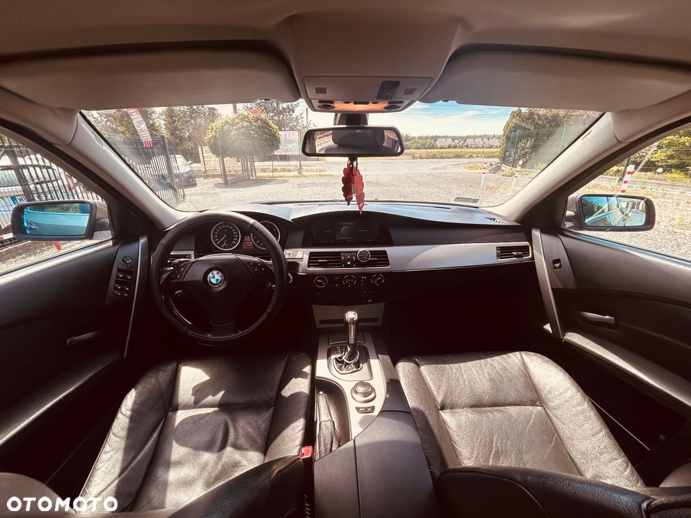 BMW Seria 5 525d - 9