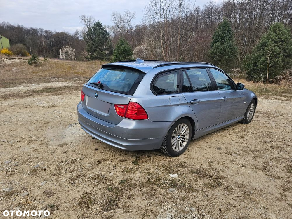 BMW Seria 3 318i Touring - 7