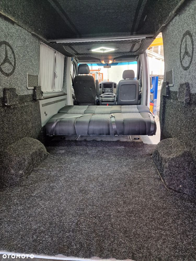 Mercedes-Benz Sprinter - 9