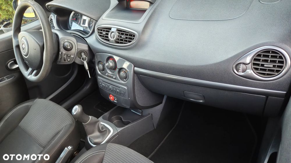 Renault Clio 1.2 16V 75 Collection - 16