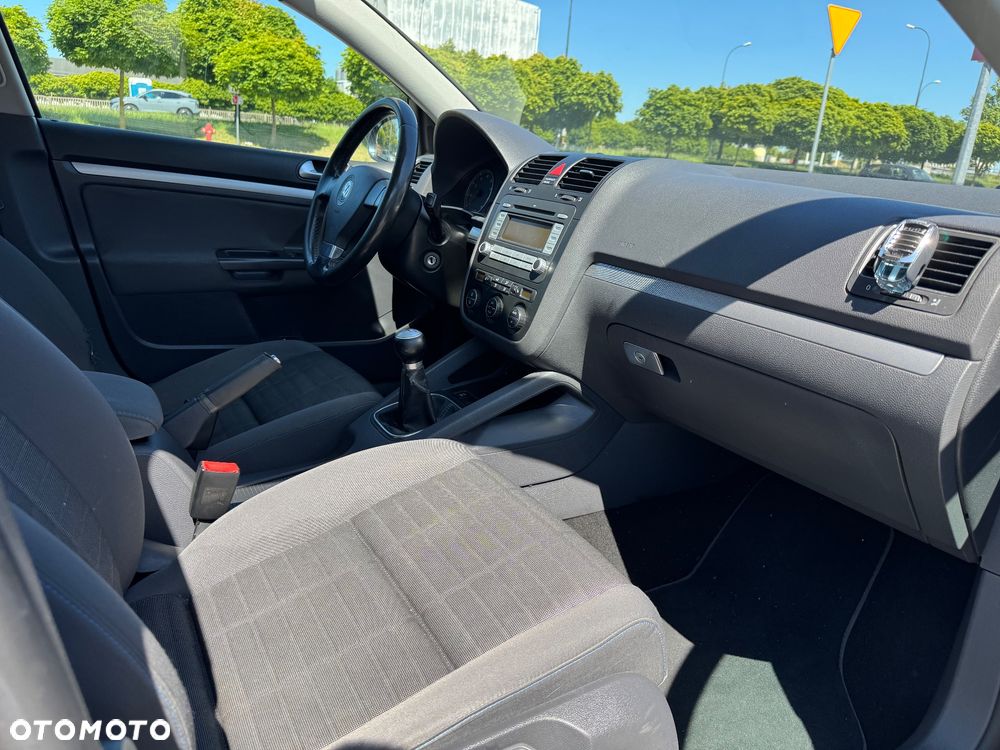 Volkswagen Golf - 27