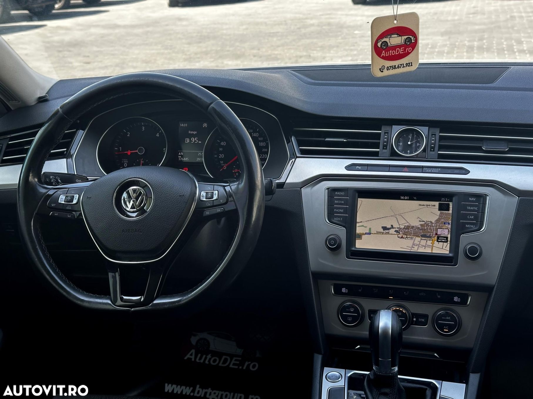 Volkswagen Passat - 9