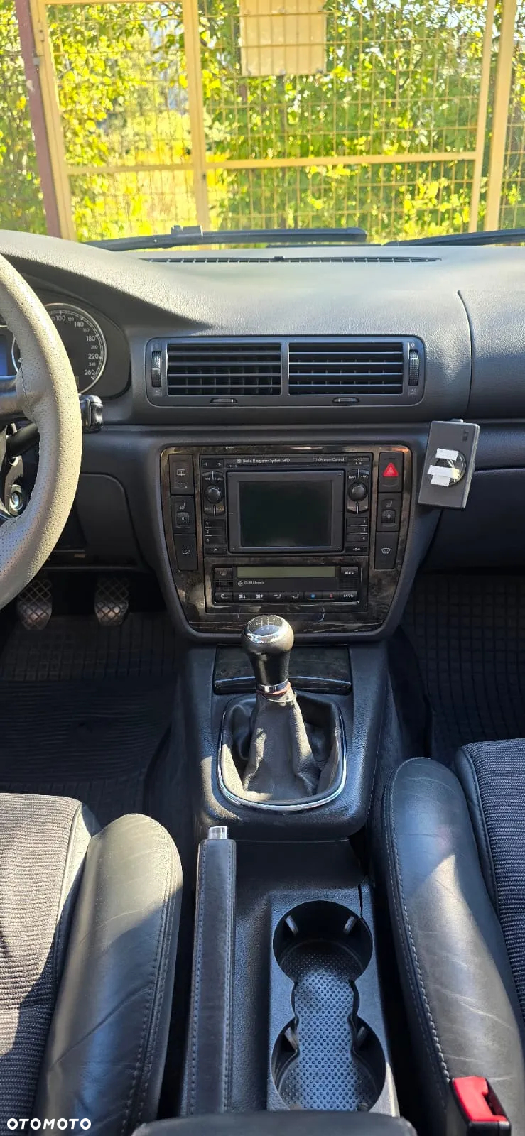Volkswagen Passat Variant 2.0 TDI DPF Exclusive - 13