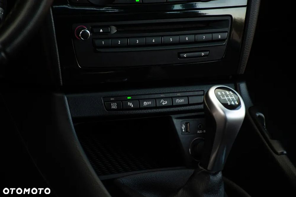 BMW X1 sDrive18d - 33