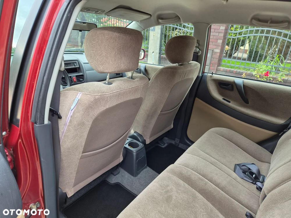 Suzuki Liana - 26