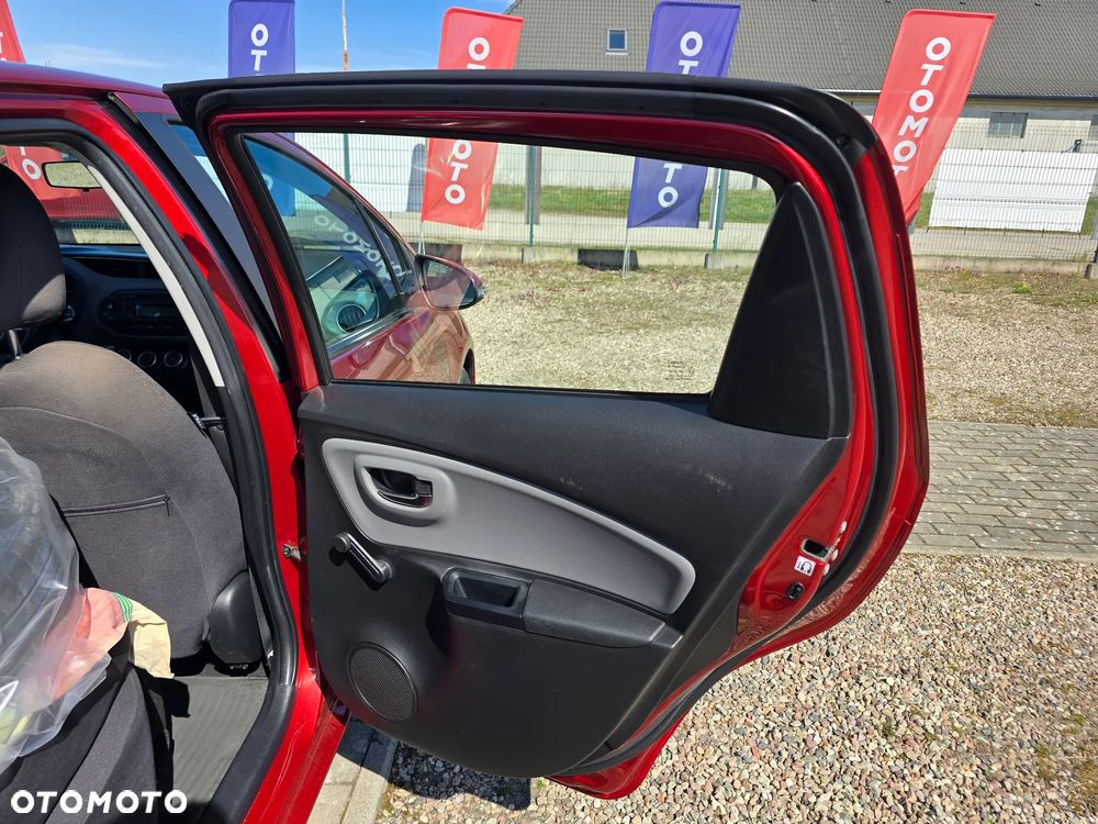 Toyota Yaris 1.33 Premium - 13