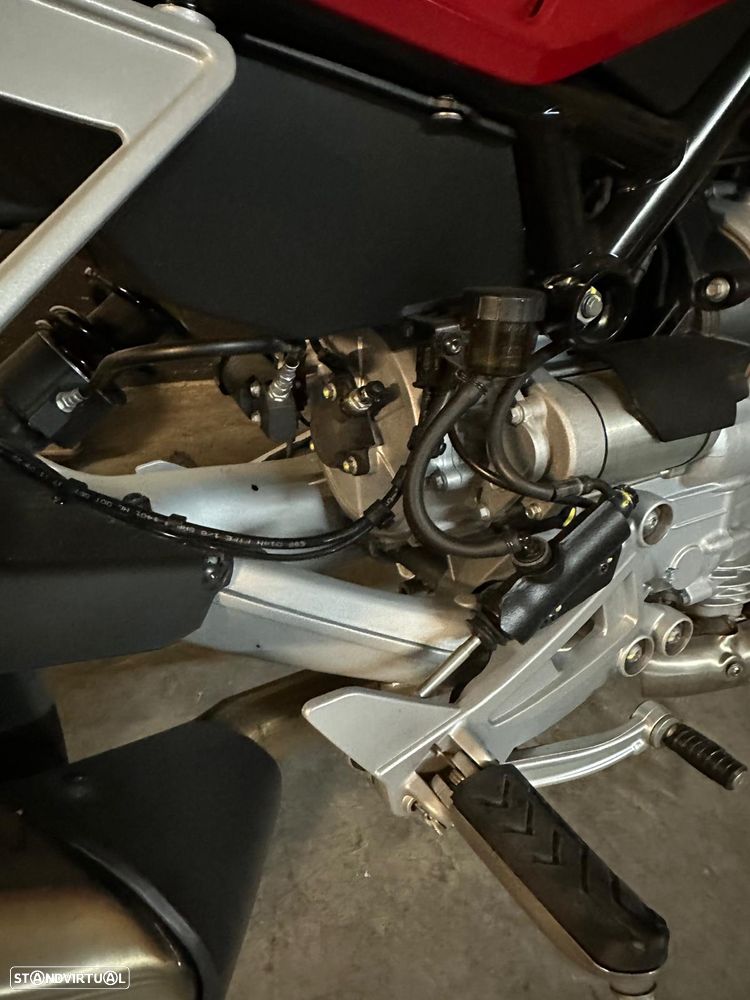 Moto Guzzi V100 - 12