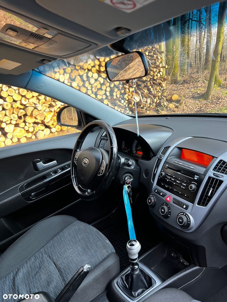Kia Ceed 1.6 Crdi Comfort + - 5