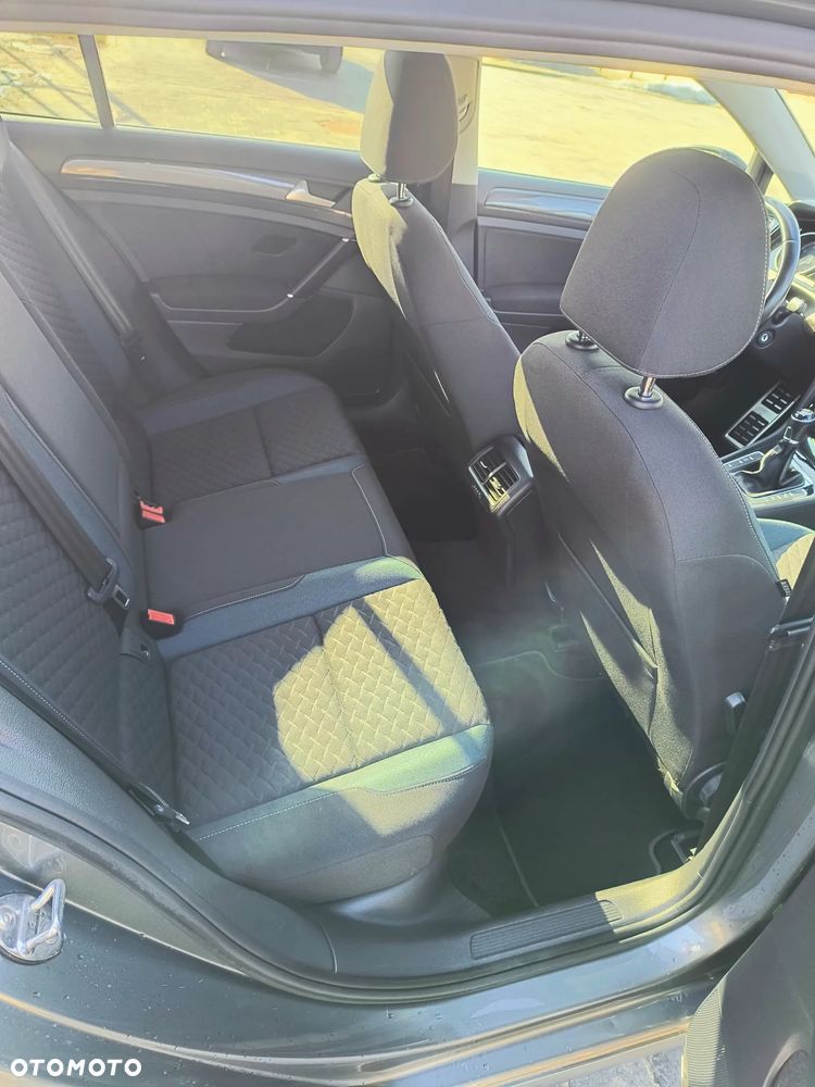 Volkswagen Golf - 22