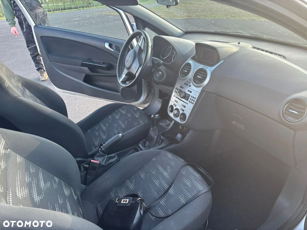 Opel Corsa - 4