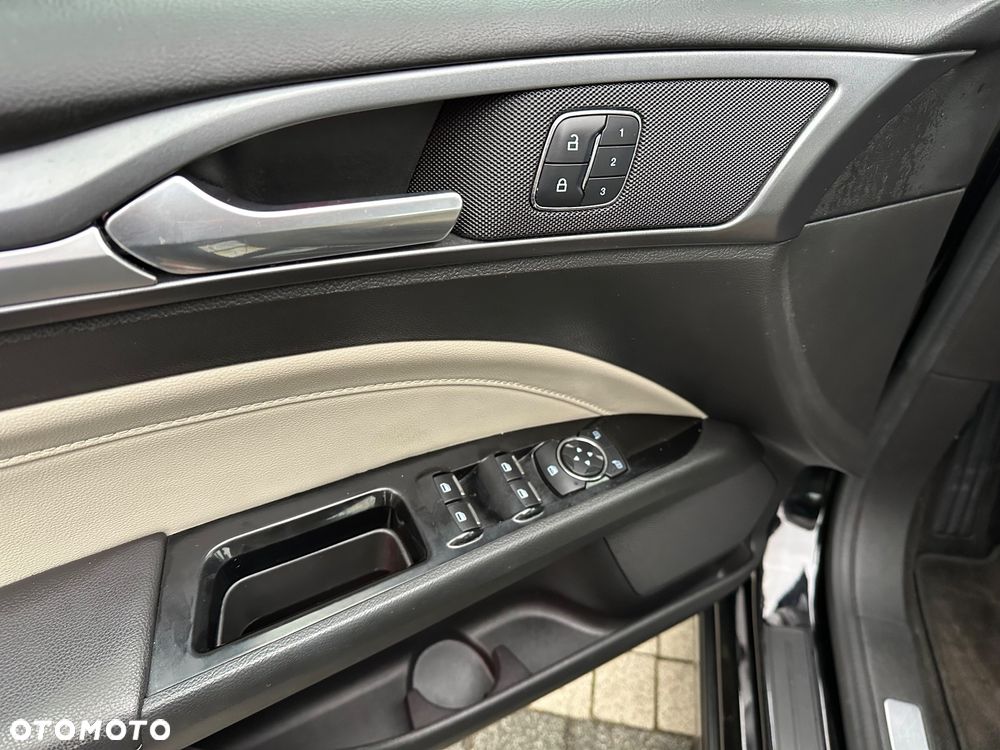 Ford Fusion 2.0 EcoBoost Titanium - 9