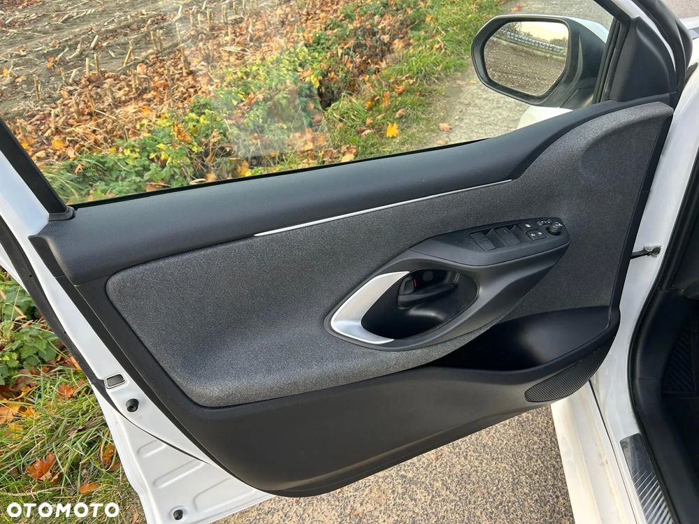 Toyota Yaris Hybrid 1.5 Executive - 12