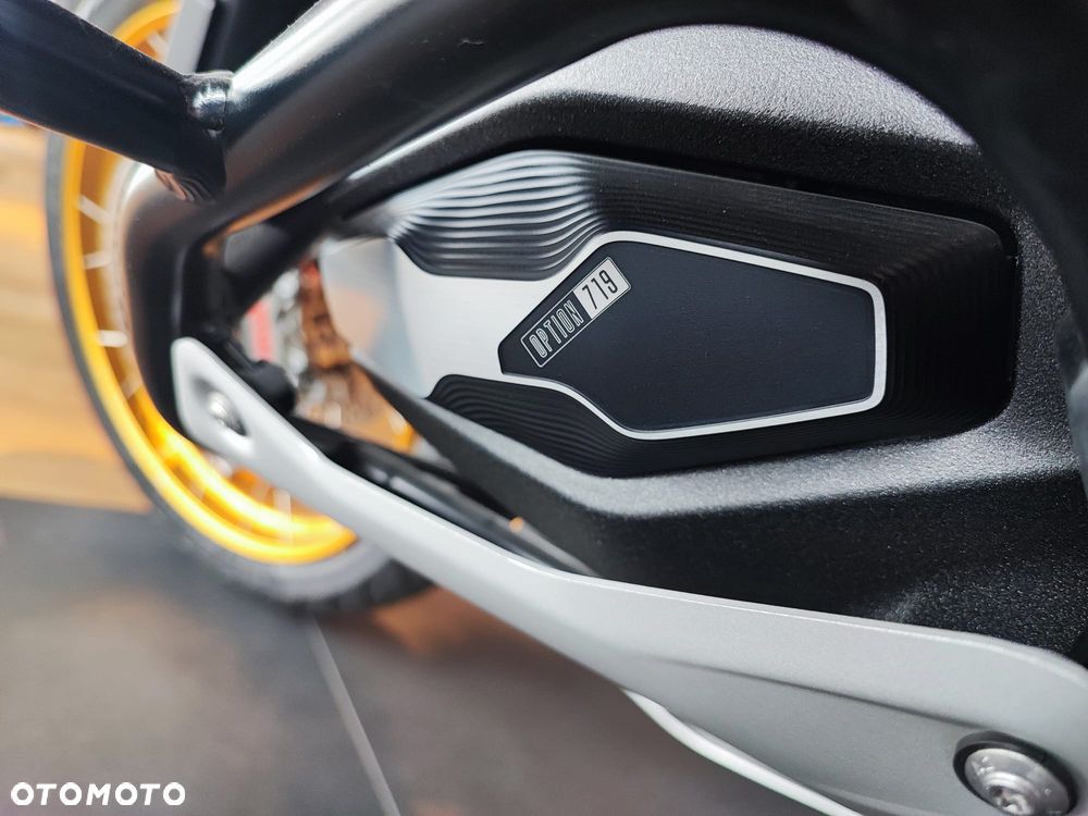 BMW R - 16