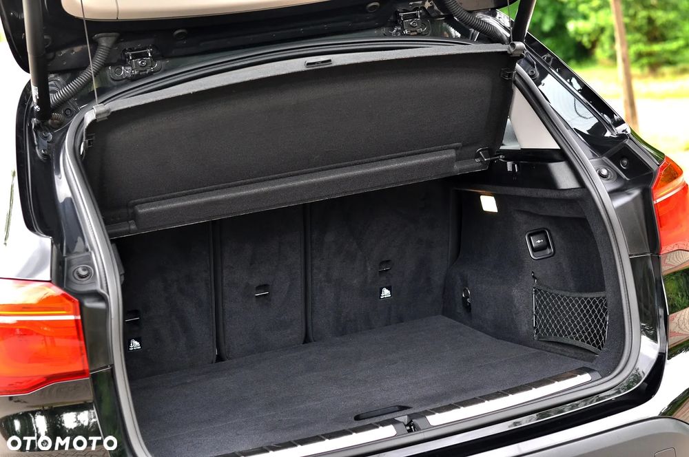 BMW X1 sDrive18d Sport Line - 13