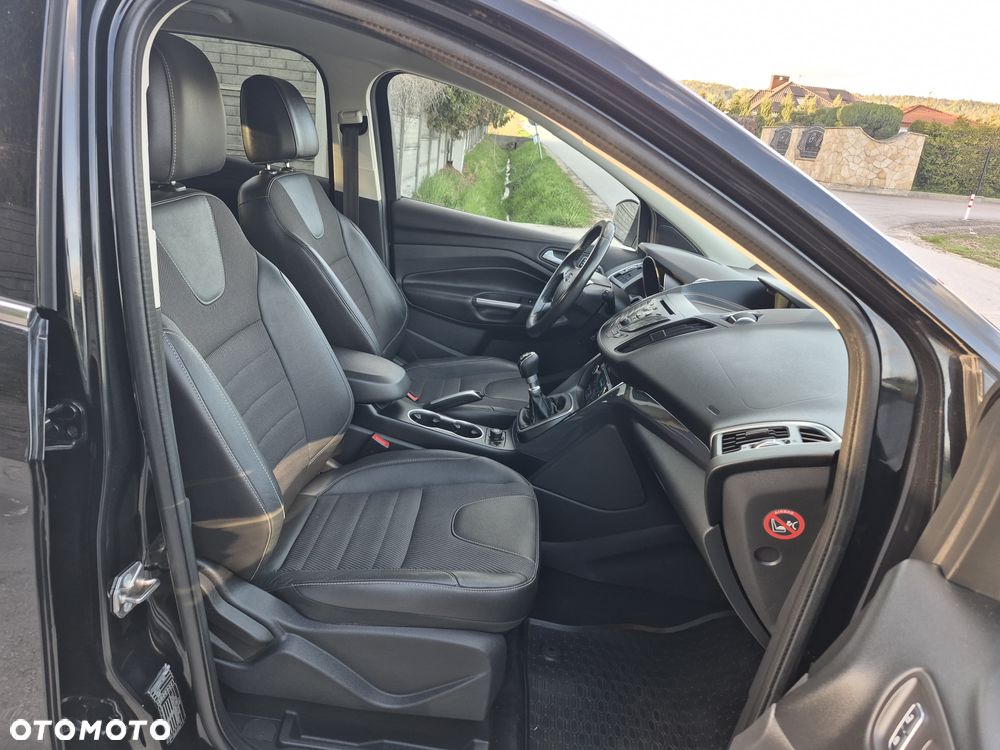Ford Kuga 2.0 TDCi 2x4 Titanium - 11