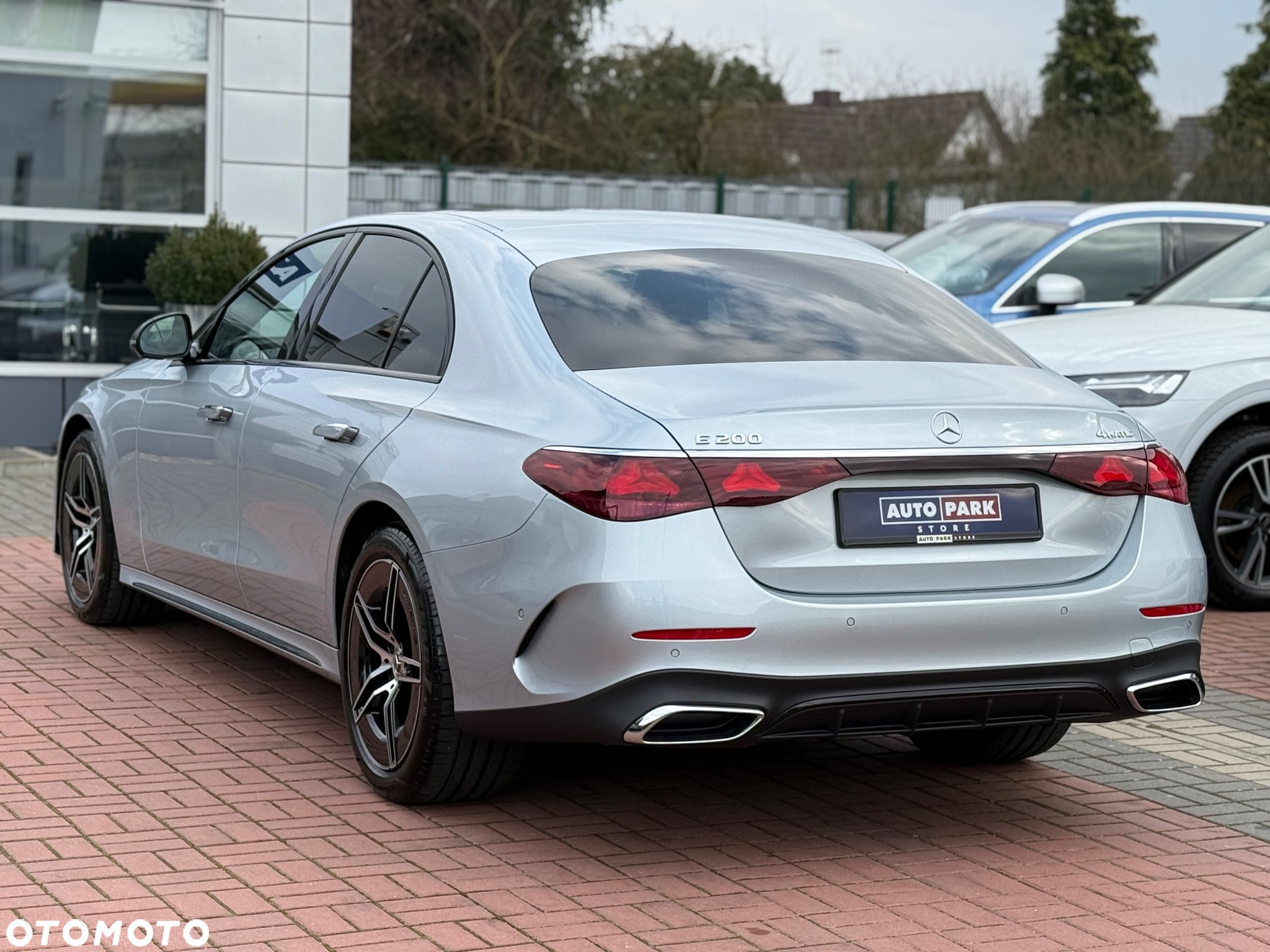 Mercedes-Benz Klasa E 200 mHEV 4-Matic AMG 9G-Tronic - 4