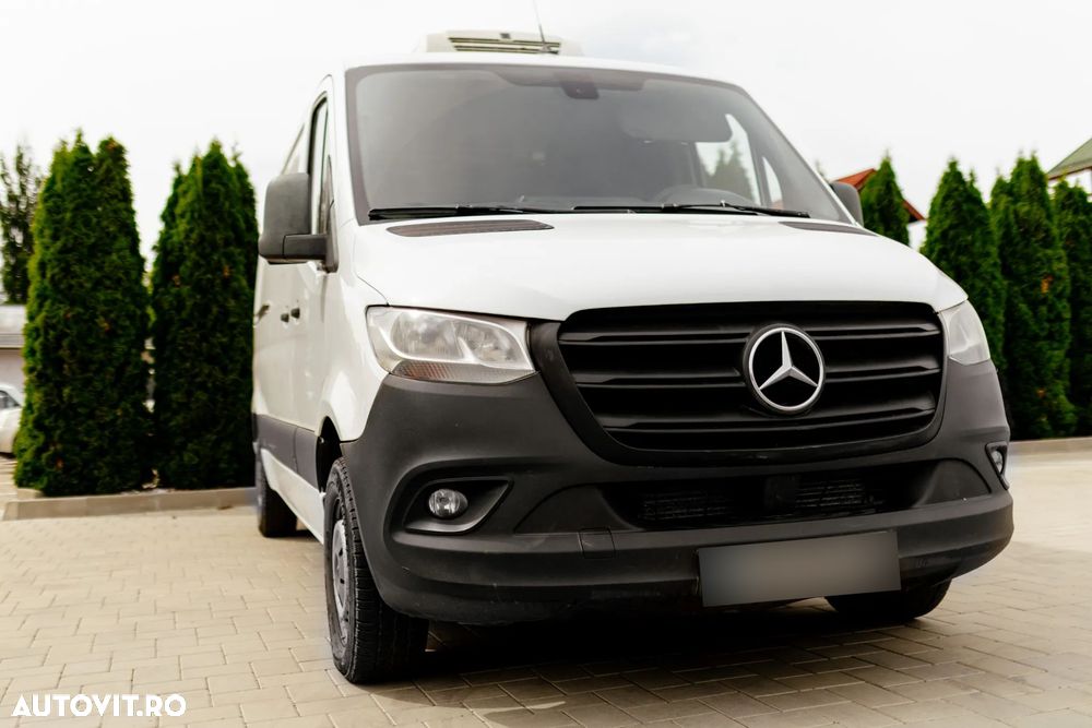 Mercedes-Benz Sprinter - 2