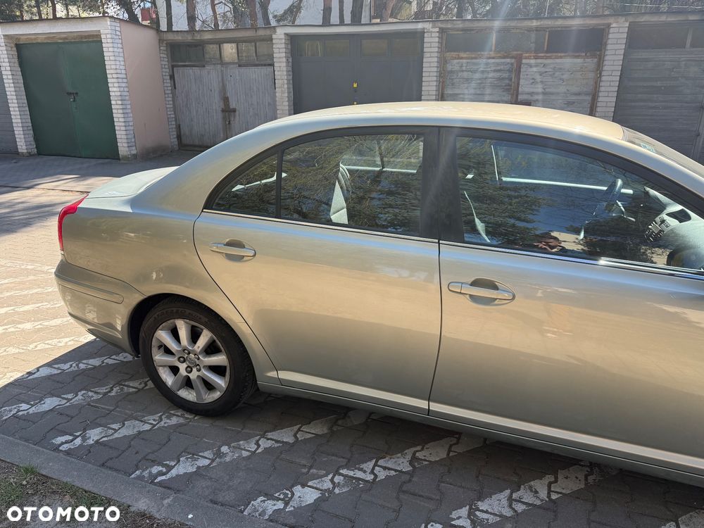 Toyota Avensis 1.8 VVT-i Sol - 12