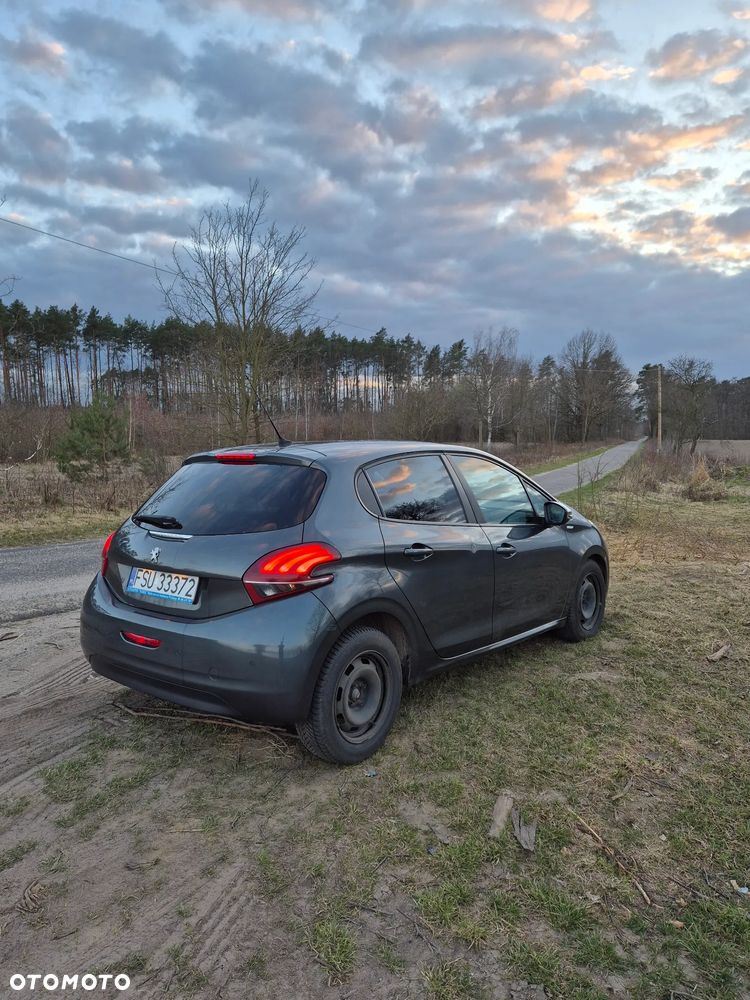 Peugeot 208 PureTech 82 Style - 3