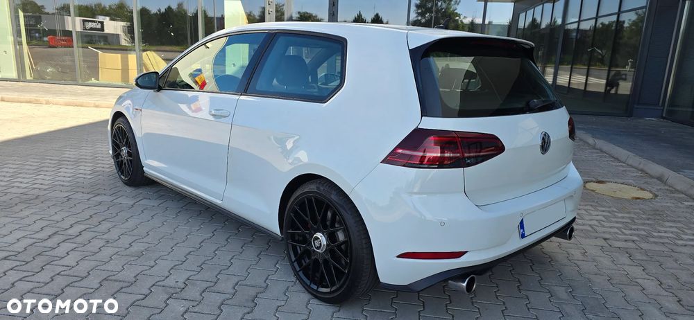 Volkswagen Golf - 5