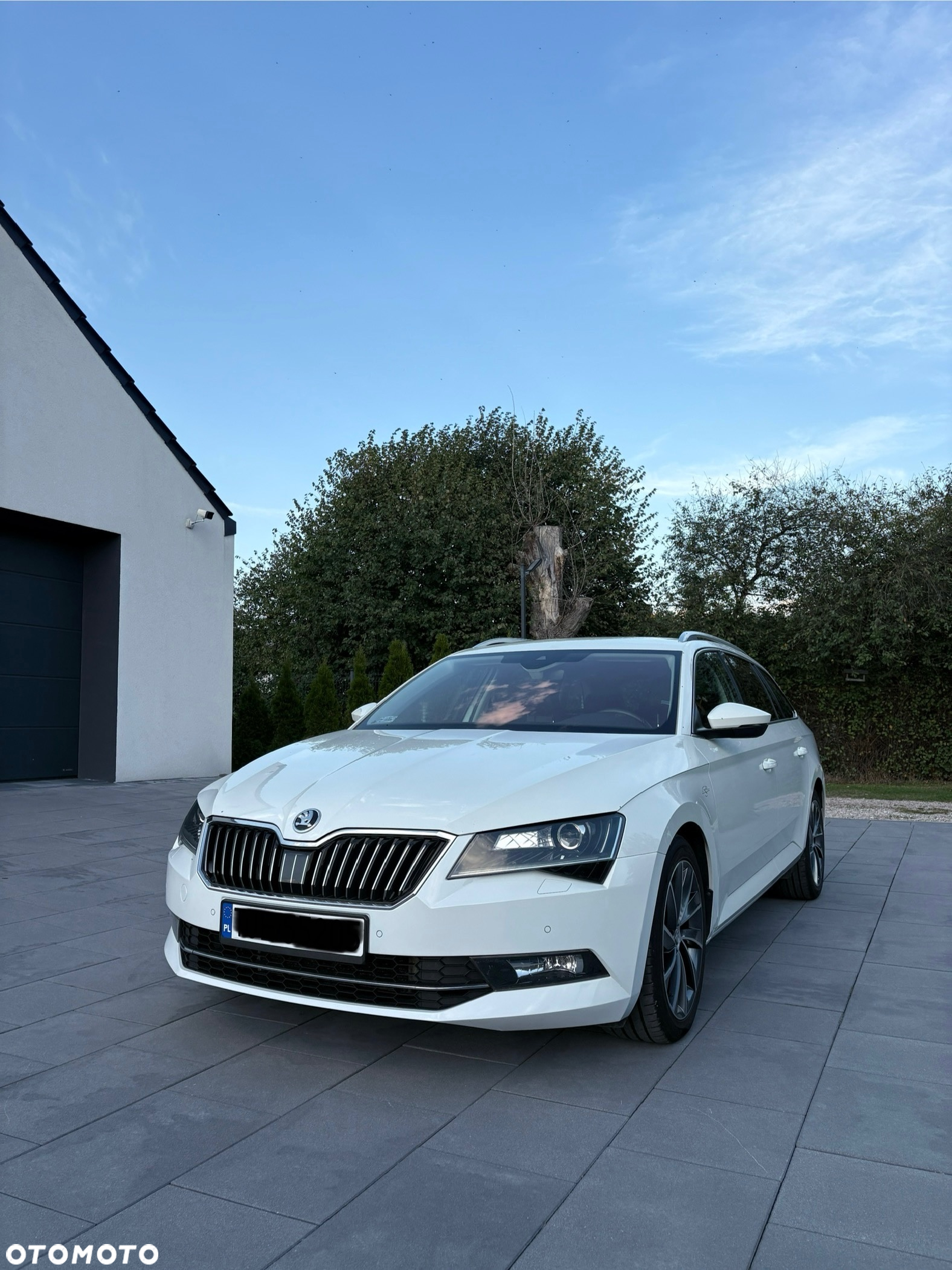 Skoda Superb 2.0 TDI L&K DSG - 8