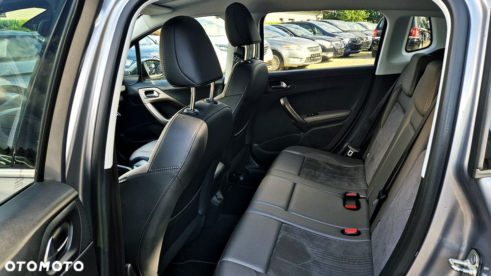 Peugeot 2008 1.6 VTi Allure - 31