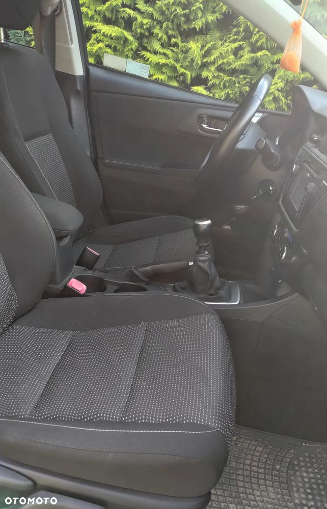 Toyota Auris 1.4 D-4D Premium EU5 - 9