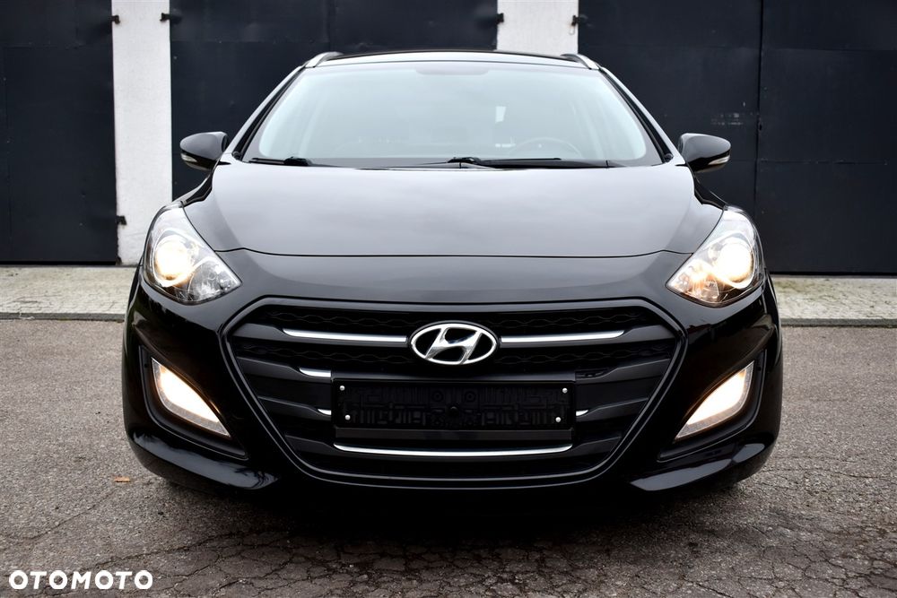 Hyundai i30 blue Kombi 1.6 CRDi DCT Trend - 2