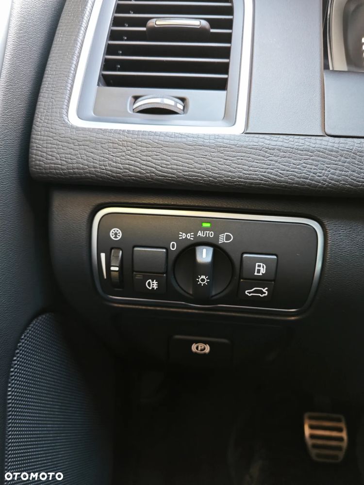 Volvo XC 60 D4 SCR R-Design - 8