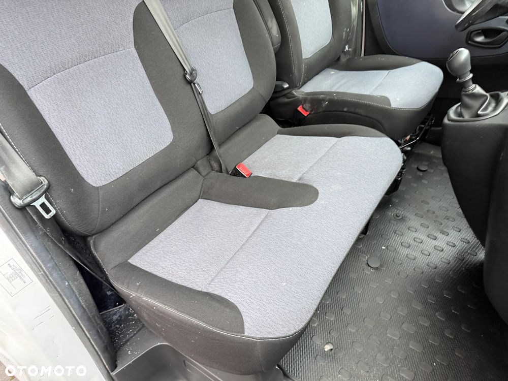 Opel vivaro - 9