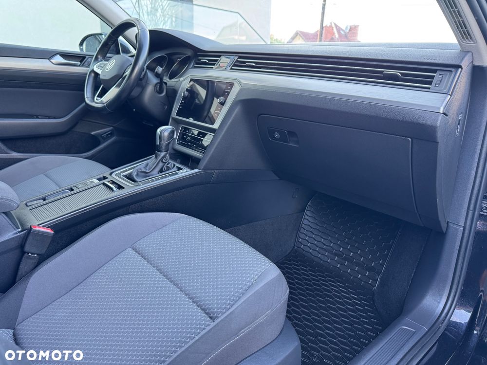 Volkswagen Passat Variant 2.0 TDI SCR DSG Elegance - 21