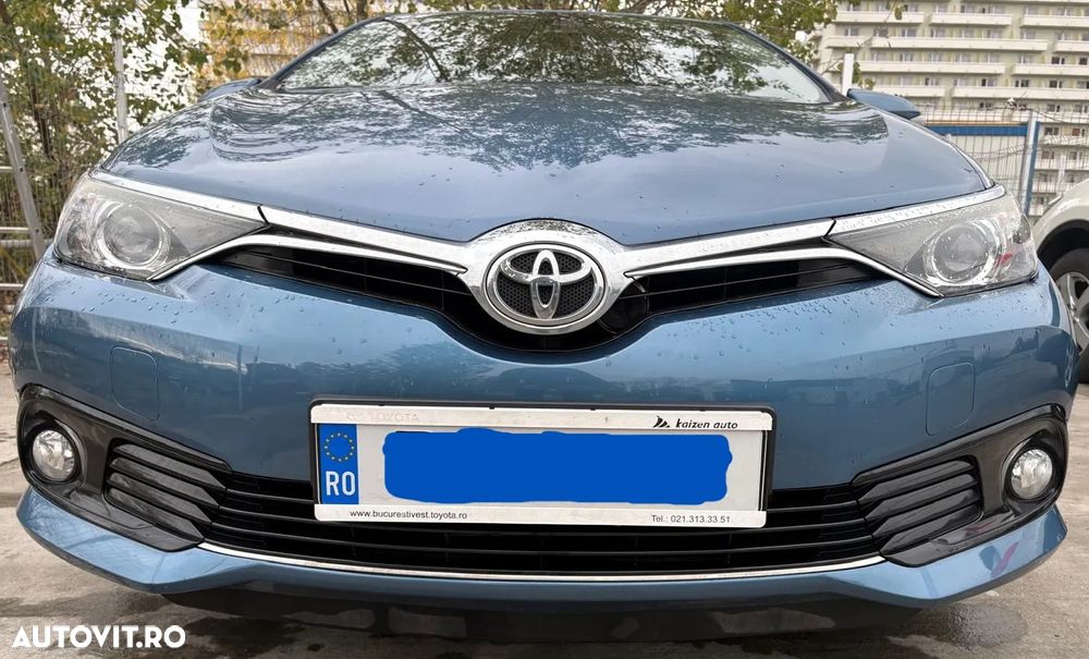 Toyota Auris 1.6 L Valvematic Luna - 1