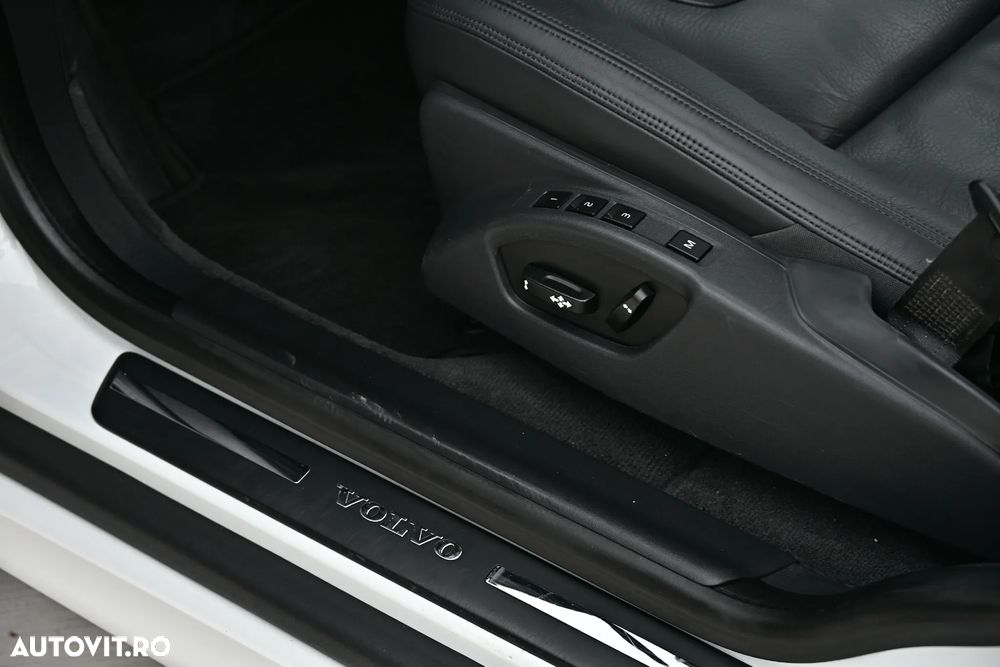 Volvo XC 60 D5 AWD Aut. Summum - 22